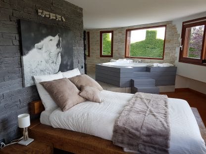 Chambre parentale du Lodge Yellowstone.